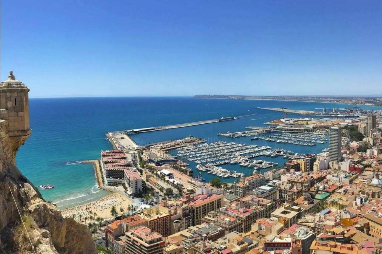 Atico Con Terraza En El Centro De Alicante Apartment Exterior foto